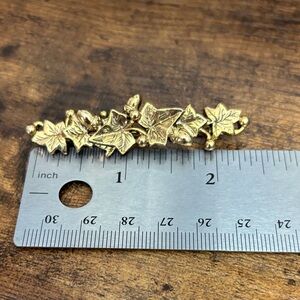 1928 Gold Leaf Design Brooch